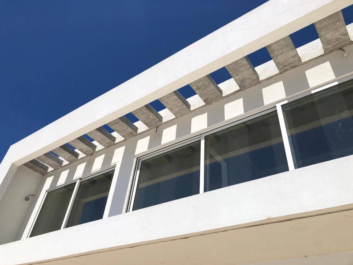 Kuro Beach House - Oceanfront Luxury & 25M Pool Achlia Exterior photo