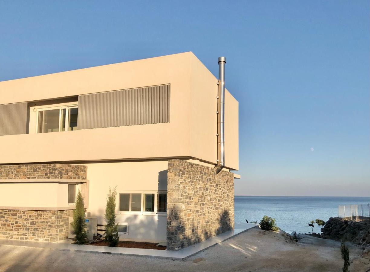 Kuro Beach House - Oceanfront Luxury & 25M Pool Achlia Exterior photo