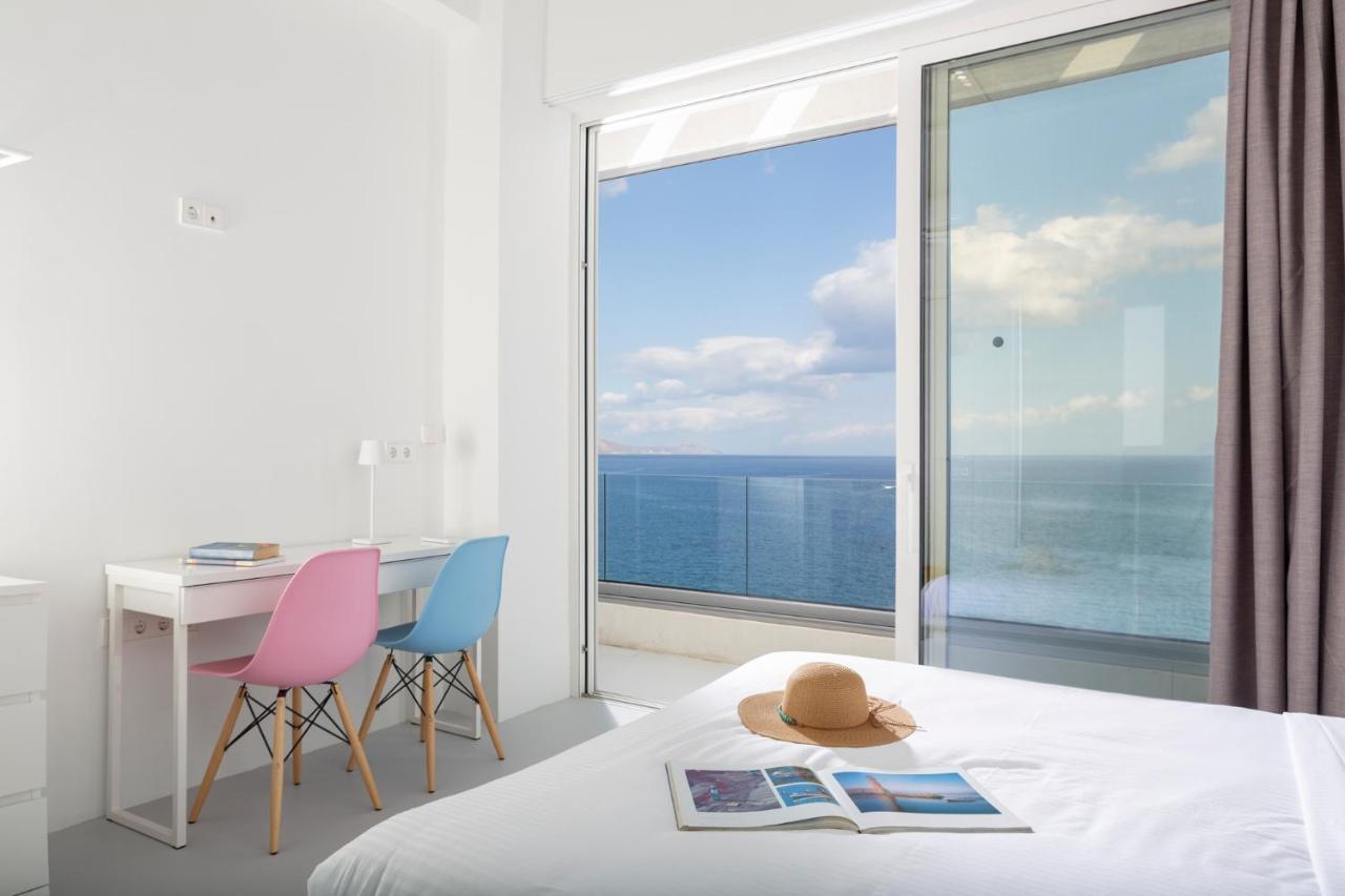 Kuro Beach House - Oceanfront Luxury & 25M Pool Achlia Exterior photo